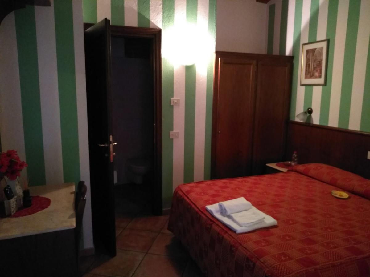 Revello Hotel Excalibur المظهر الخارجي الصورة
