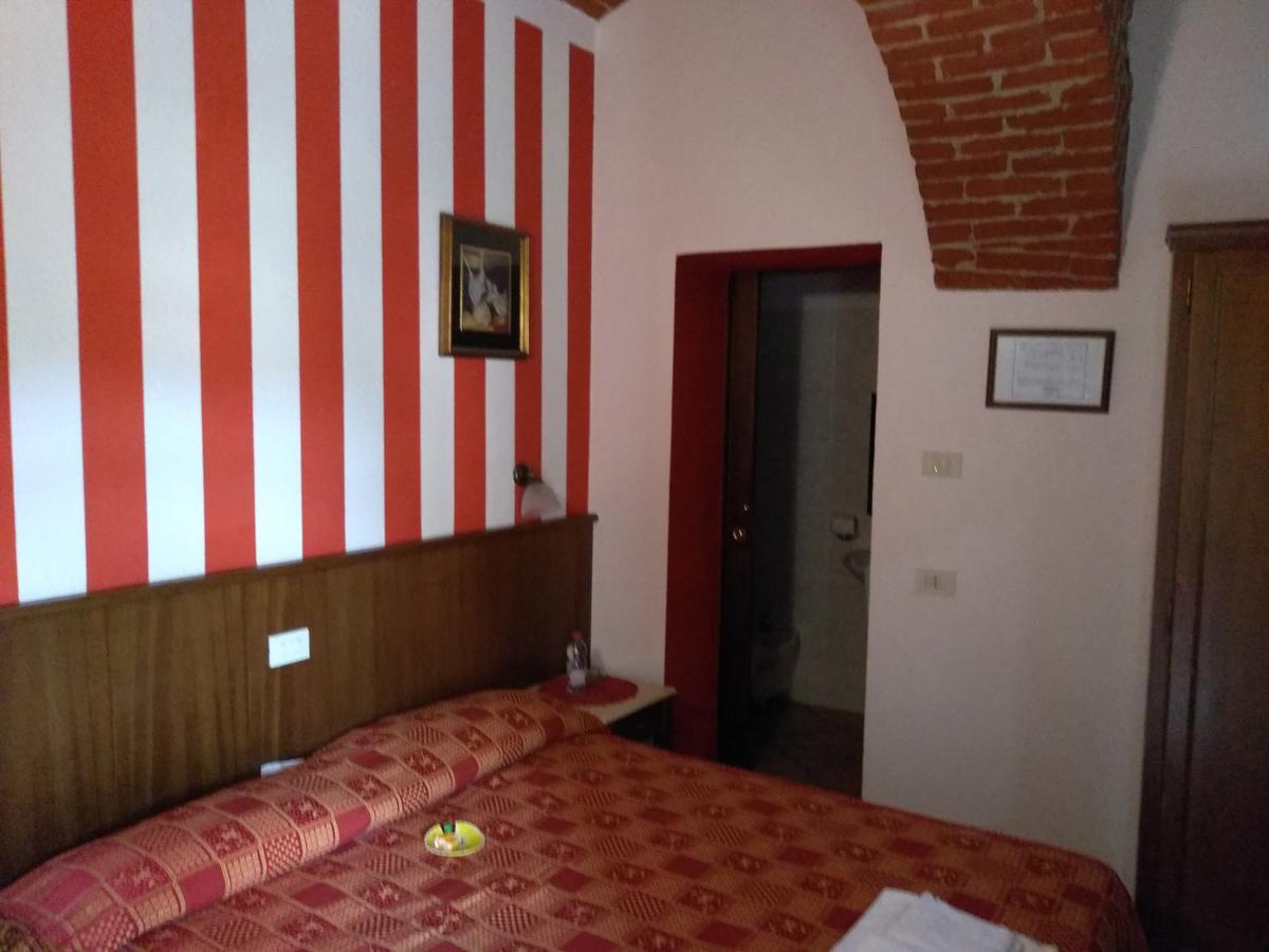 Revello Hotel Excalibur المظهر الخارجي الصورة